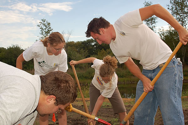 Into the Streets projects serve the community while helping students get to know one another